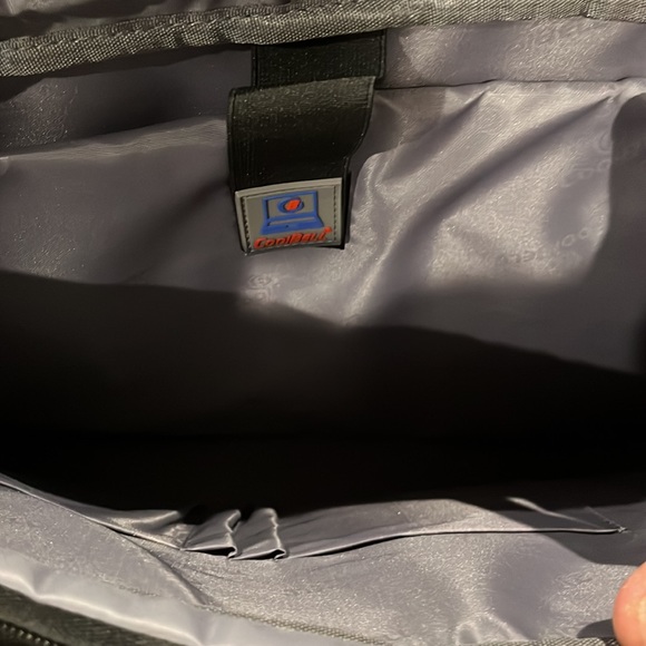 NWT CoolBell 18 x 14” cooling laptop Case with Carrying Strap - Picture 7 of 9